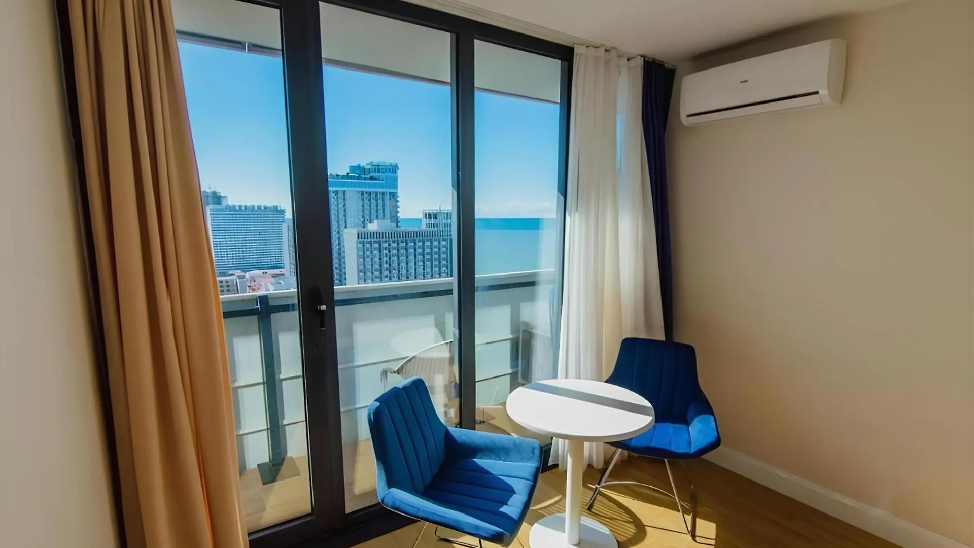 Apartment Sea Side In City Center Batumi